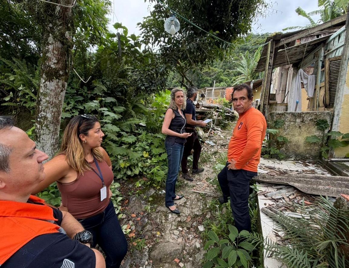 Prefeitura de São Sebastião articula realocação de famílias de áreas de risco