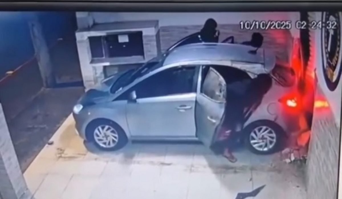 Criminosos rendem motorista de aplicativo, roubam carro e utilizam veículo em roubo a loja em Caraguatatuba1