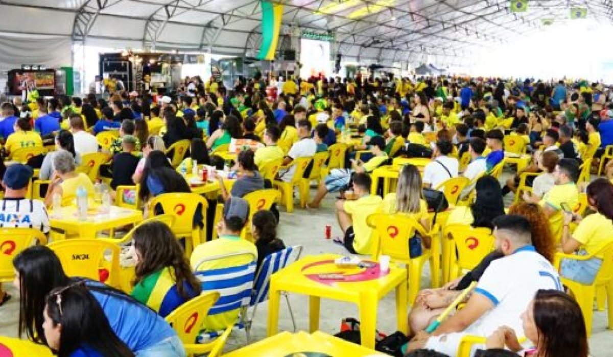 DSC02322-01-825x305