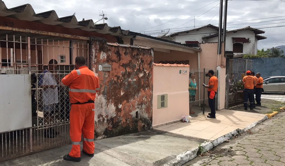 Defesa Civil em residências na Vila Amélia F1w