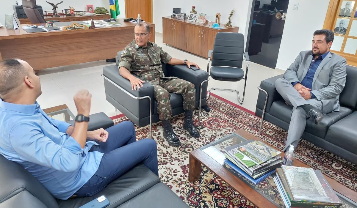Em São Paulo, Felipe Augusto discute temas de interesse nacional em encontro com General Montenegro e Deputado Paulo Alexandre Barbosa