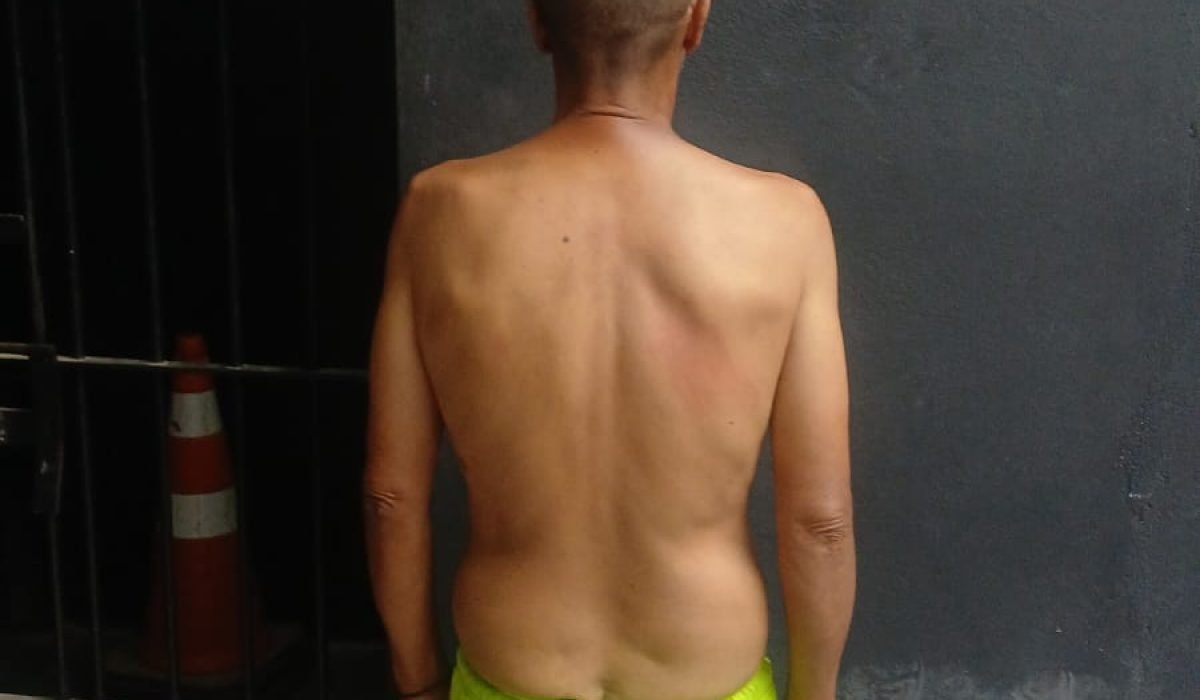Filho é preso após ameaçar e agredir o pai com faca em Caraguatatuba