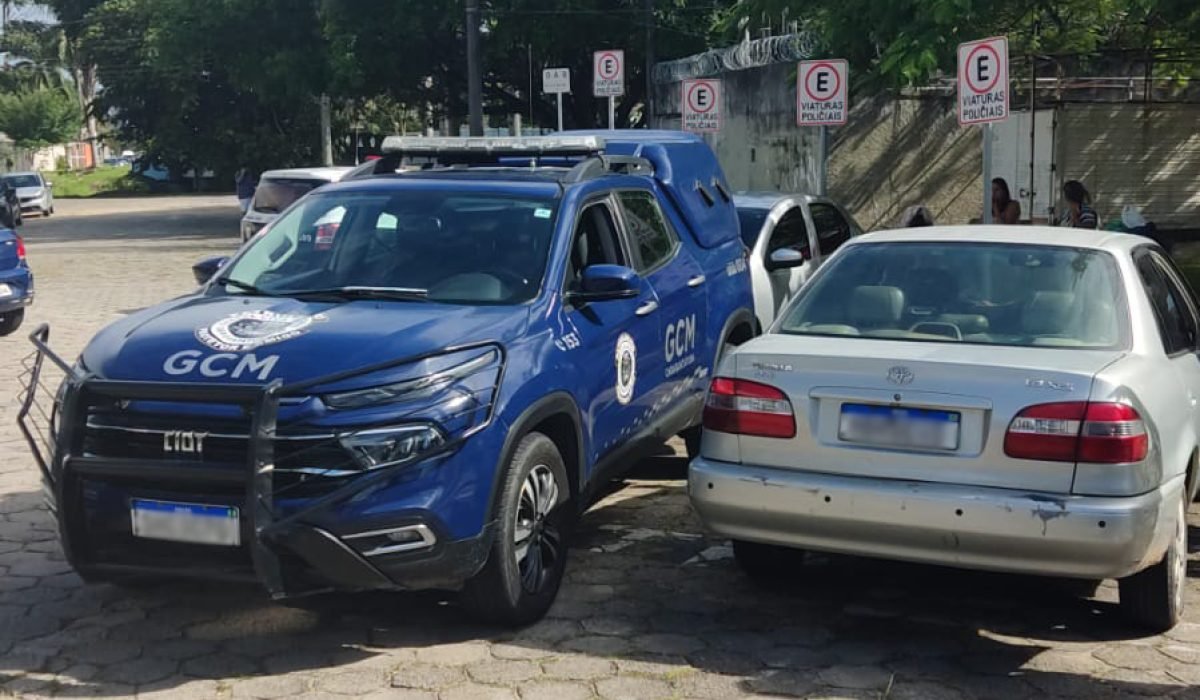Homem é preso no Centro de Caraguatatuba com veículo roubado