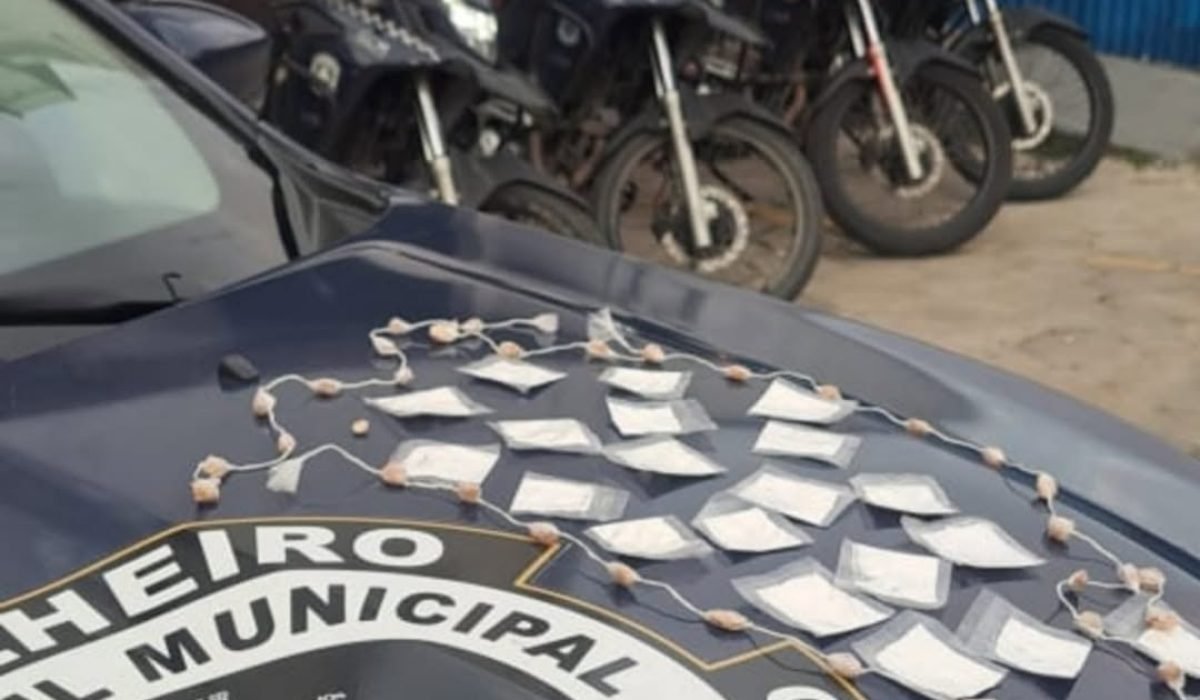 Homem é preso por tráfico de drogas no Jardim das Palmeiras, em Caraguatatuba