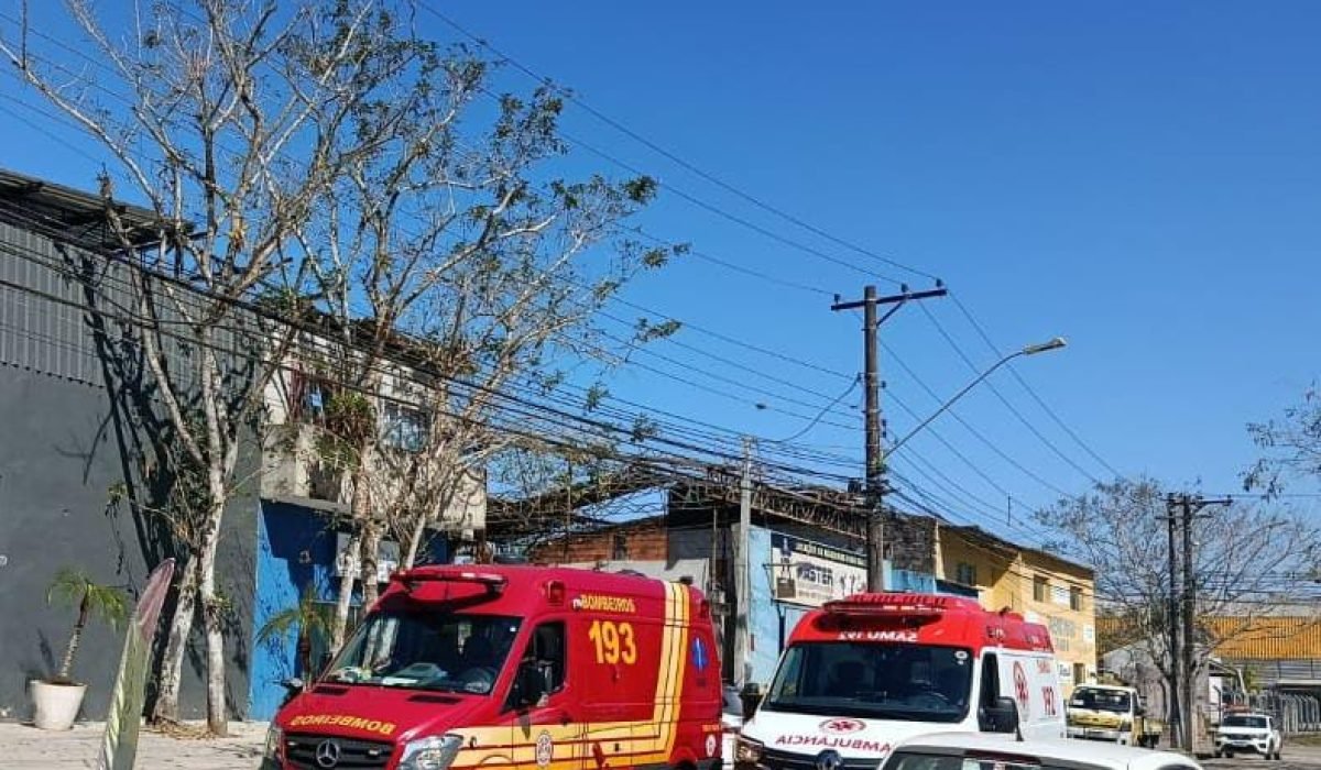Homem morre após cair de telhado em galpão no Tabatinga, em Caraguatatuba