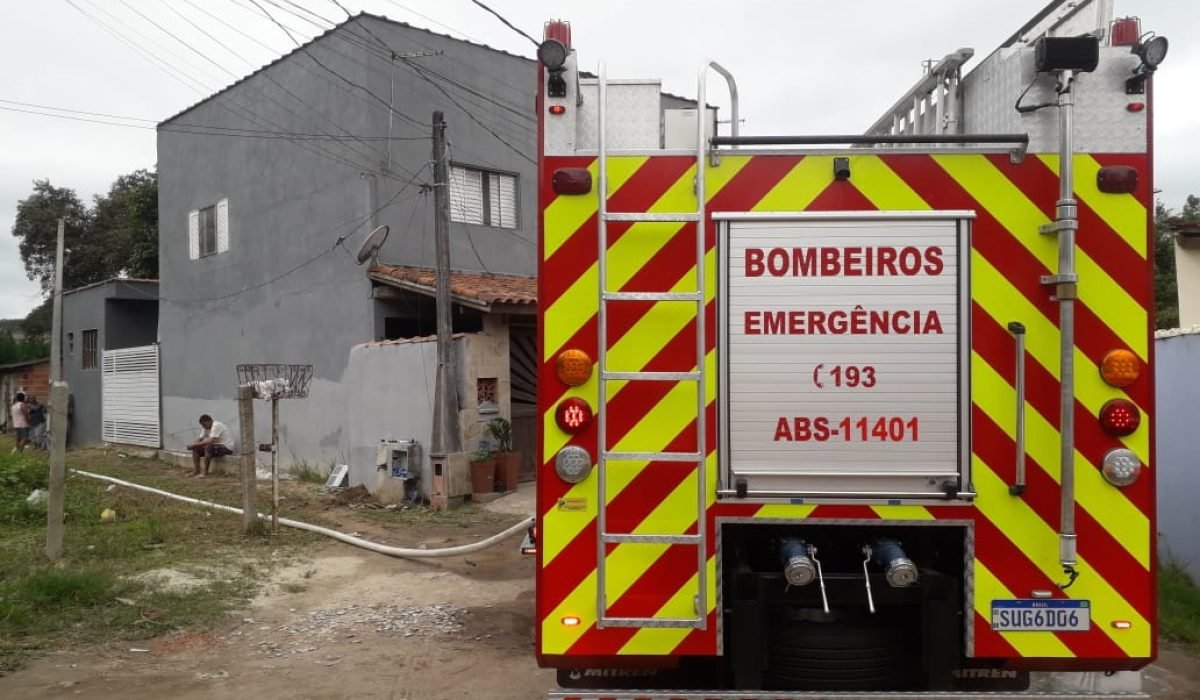 Homem morre carbonizado em incêndio no bairro Martim de Sá1