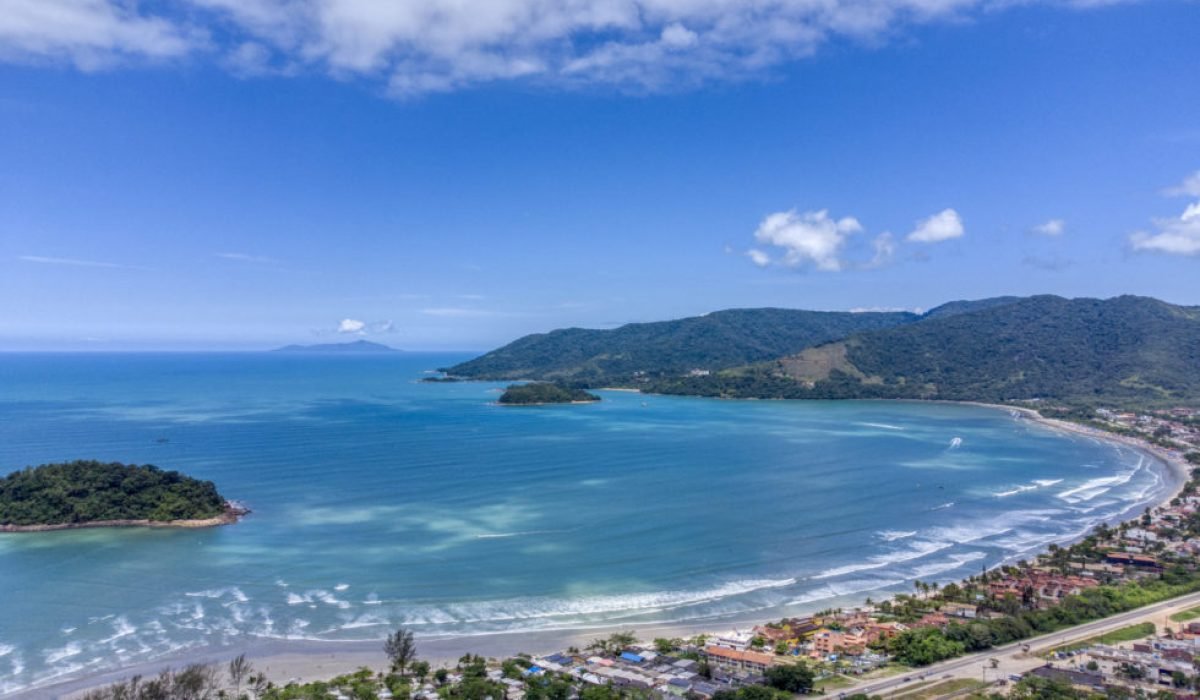 Imagem-aerea-de-Ubatuba-1-scaled-e1665747318597
