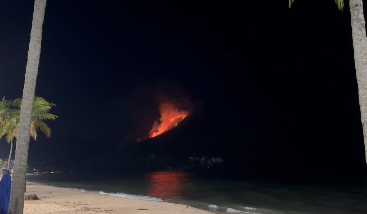 Incêndios se alastram em morros de Caraguatatuba e mobilizam força2