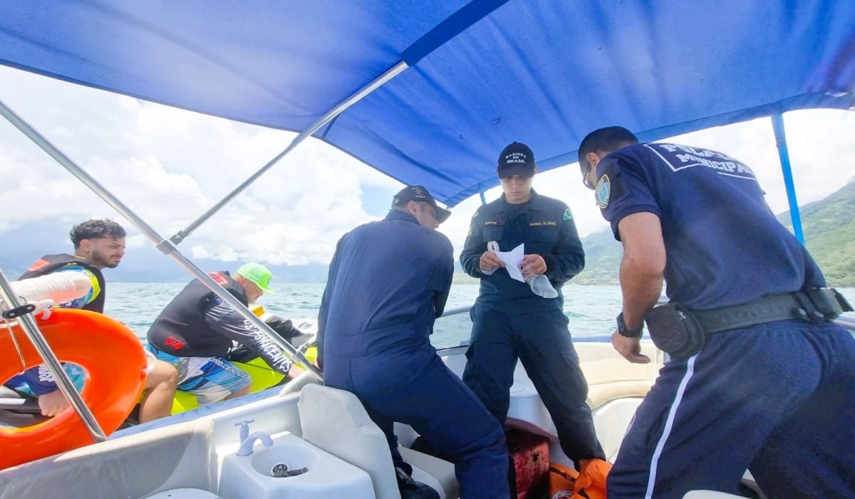 Polícia Municipal de São Sebastião realiza fiscalização de embarcações em parceria com a Marinha do Brasil (2)