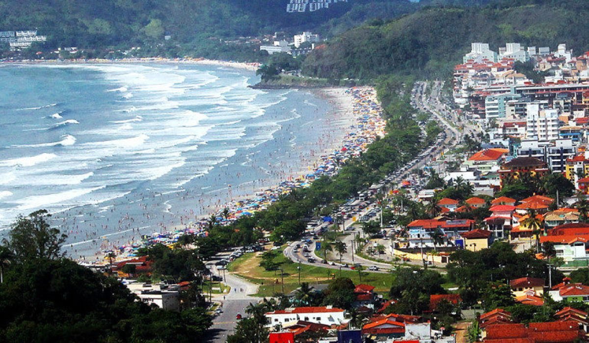 Praia-Grande-lotada-e1635945840950