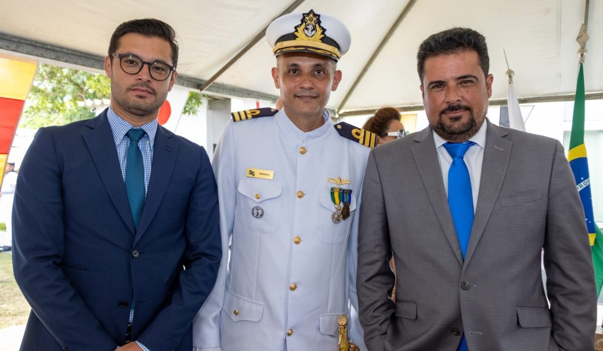Prefeito Felipe Augusto prestigia troca de comando da Delegacia da Capitania dos Portos de São Sebastião (1)