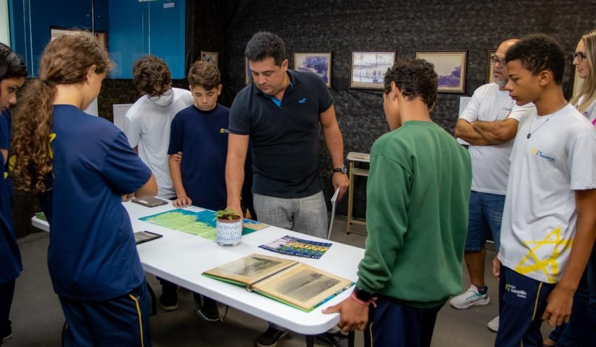 Prefeito na exposição Agnelo Ribeiro dos Santos F3