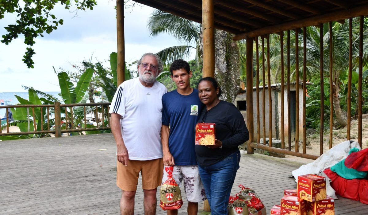 Prefeitura de Ilhabela distribui 380 cestas de Natal nas Comunidades Tradicionais (3)