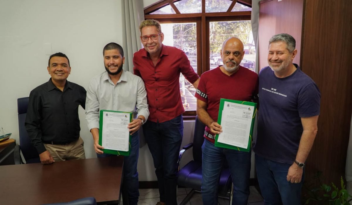Prefeitura de Ilhabela entrega Plano Plurianual e LDO à Câmara Municipal