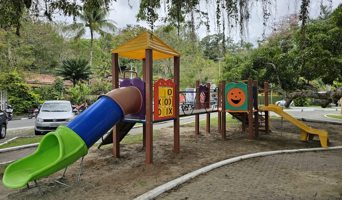 Prefeitura investe em parquinhos modernos e acessíveis pela cidade