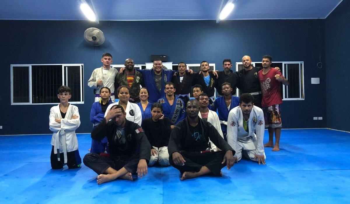 Projeto 'São Sebastião Construindo Campeões' leva 14 atletas ao Campeonato Latino Americano de Jiu-Jitsu (1)