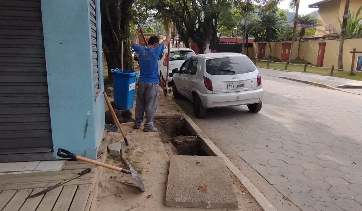 Regional Juquehy -- Limpeza em galeria de águas pluviais em Barra do Una
