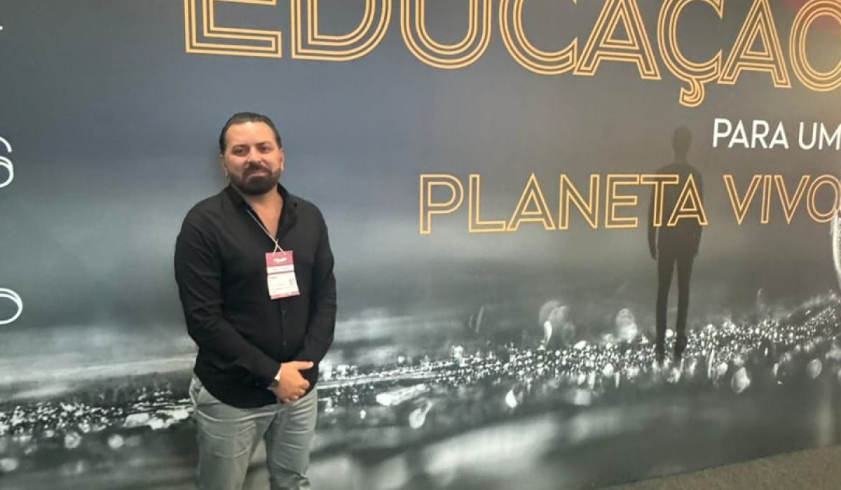 Secretário de Educação de Ilhabela se reúne com ministro Camilo Santana