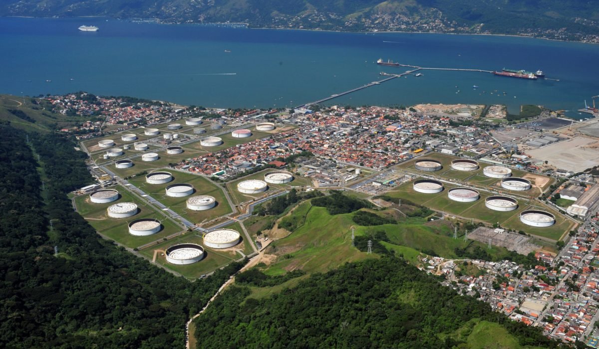 Vista aerea doTerminal Aquaviário Almirante Barroso (Tebar), em São Sebastião (SP), onde, hoje, foi realizado um simulado de resposta à emergência.